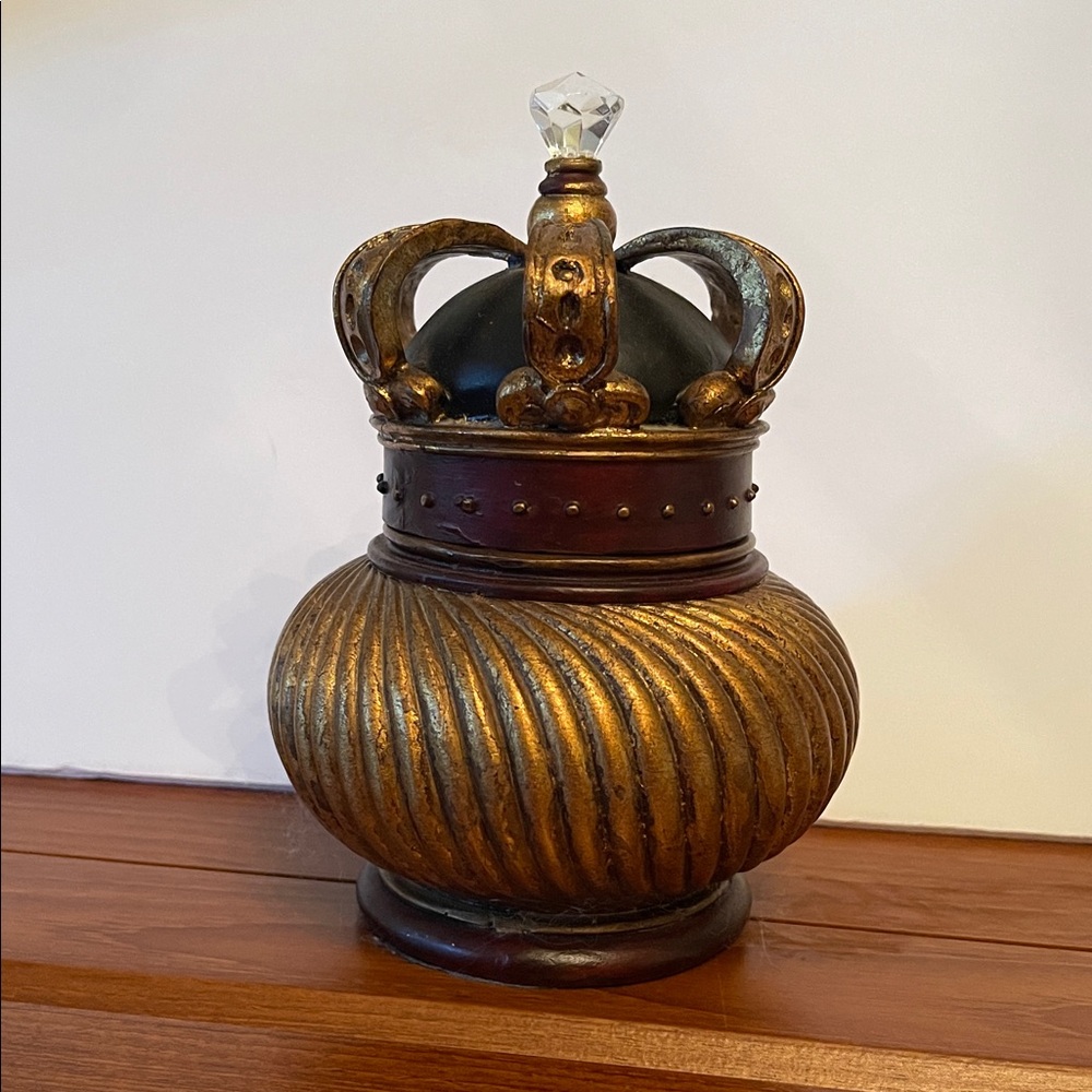 Crown box